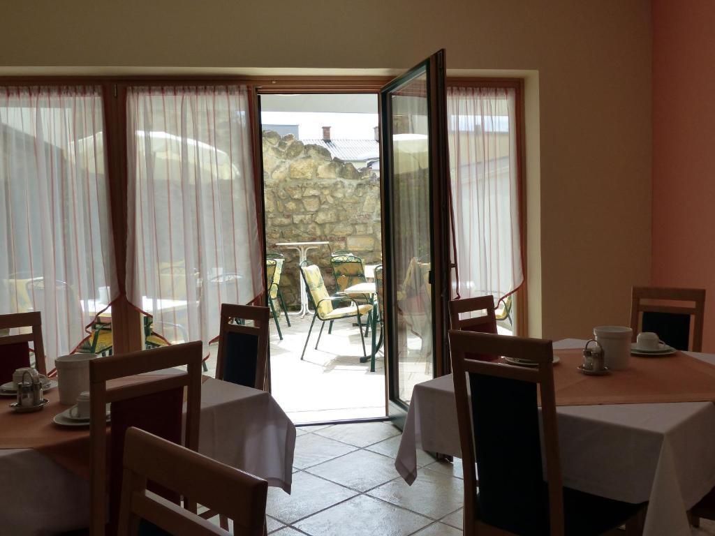 Hotel Vicedom Eisenstadt Bagian luar foto